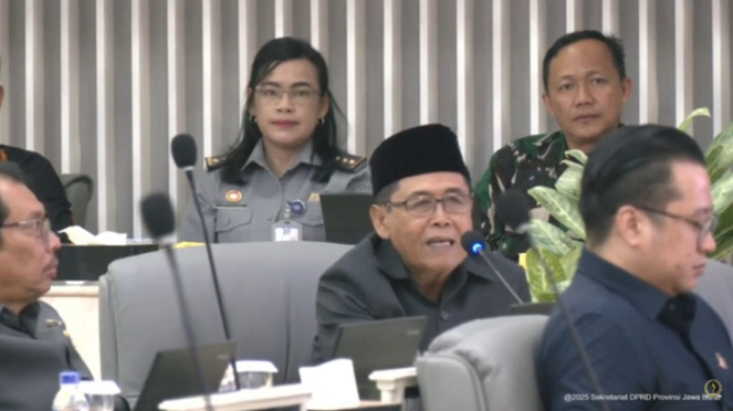 West Java DPRD PDIP Miembro del equipo Memo Harmawan