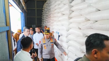 El jefe de la policía nacional, Akran Sizhou y la agricultura, Amran Solomon, asumieron un caballo de Boning Salomon.