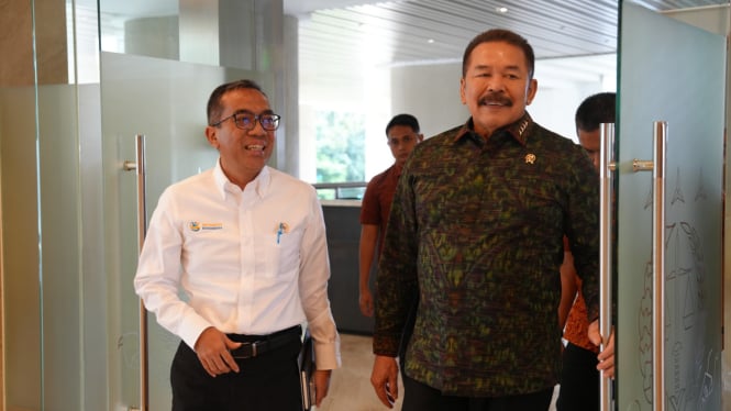 Respons Tak Terduga ST Burhanuddin Disebut Mundur dari Jaksa Agung