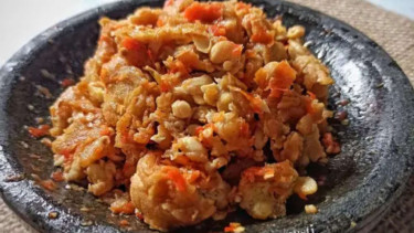 Tempe geprek sambal bawang