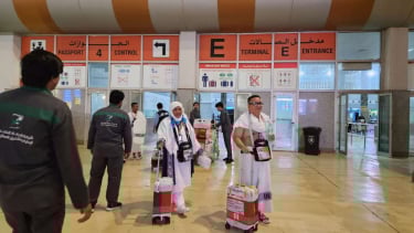 Kedatangan pertama jemaah gelombang dua di Jeddah, Arab Saudi