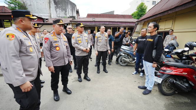 Kapolri Jenderal Listyo Sigit Prabowo meninjau Polsek Samarinda Kota (dok. Polri)