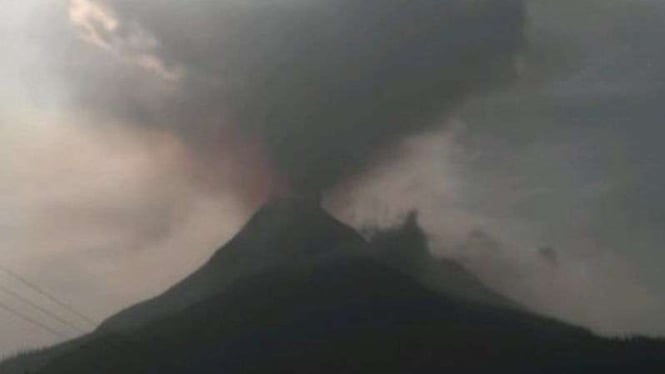 Erupsi Gunung Lewotobi Laki-Laki 19 Mei 2025: Kolom Abu Capai 1.200 Meter