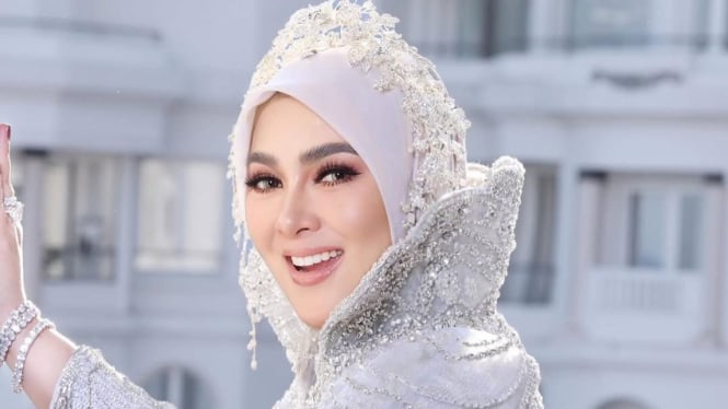 Syahrini Dituding Gunakan Filter Berlebihan, Video Penampilannya di Cannes Viral dan Menuai Sorotan