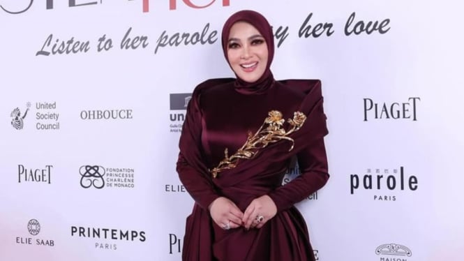 Syahrini Diduga Beli Tiket Ratusan Juta untuk Bisa Hadir di Festival Film Cannes 2025