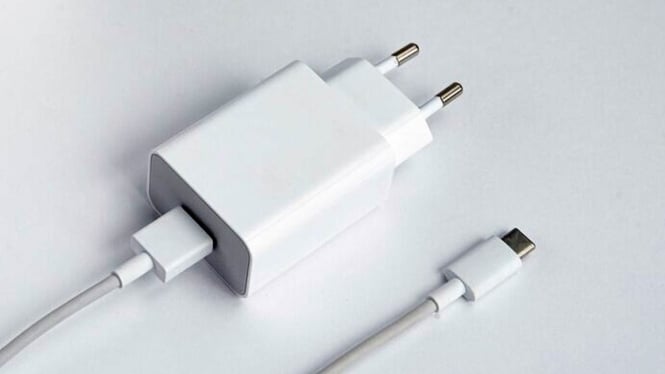 6 Cara Memilih Adaptor dan Kabel Charger HP agar Tetap Awet dan Aman
