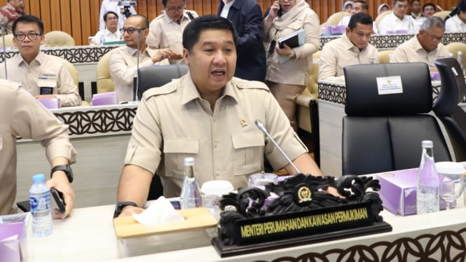 DPR Cecar Menteri Maruarar: 3 Juta Rumah Kok Jadi Omon-omon?