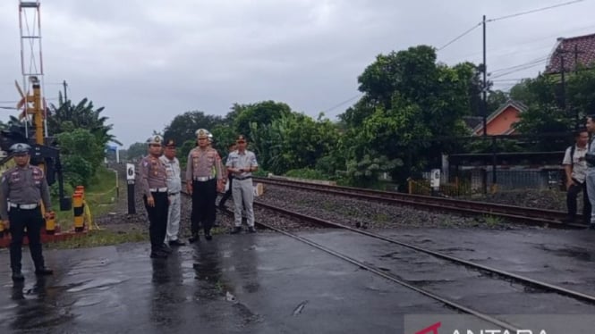 Dugaan Penyebab KA Malioboro Ekspres Tabrak 7 Motor hingga Buat 4 Orang Tewas