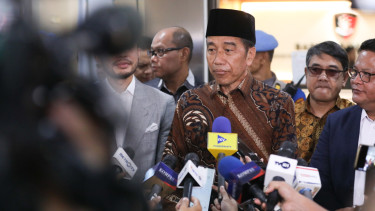 Jokowi saat penuhi panggilan Bareskrim Polri