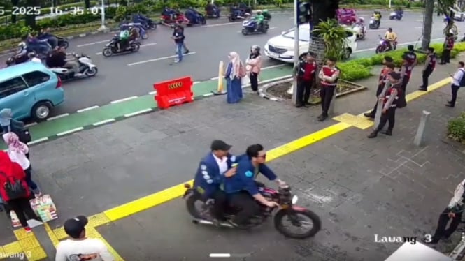 Kronologi Kerusuhan Demonstrasi Mahasiswa di Balai Kota yang Menyebabkan 7 Polisi Terluka