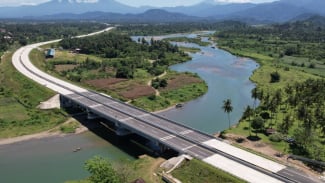 Akselerasi Proyek Jalan Tol Pertama di Sumbar, SIG Sudah Pasok 88 Ribu Ton Semen Khusus hingga Maret 2025