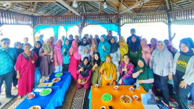 Bangkitnya Ekonomi Perempuan Bajo: Kuasai Legalitas Usaha dan Kelola Keuangan dengan Mandiri