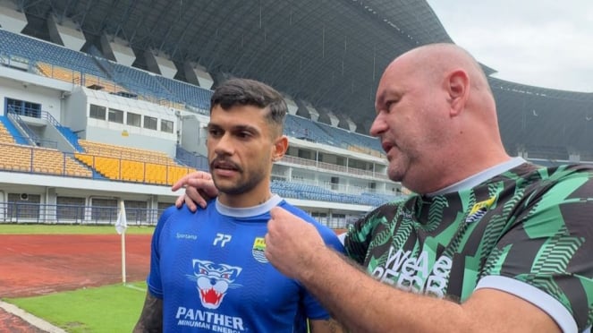 Forrhi, Boyan Khodak y Ciro Alves Gelora Bakung Louthan Api Stadium (Foto: Dere Idrus) 