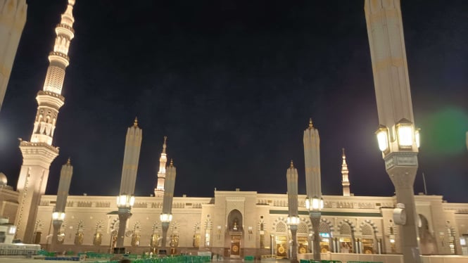 5 Titik Strategis & 6 Tips Penting Beribadah Nyaman di Masjid Nabawi