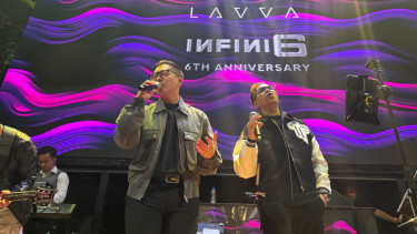 Aksi panggung Sammy Simorangkir bersama Kerispatih