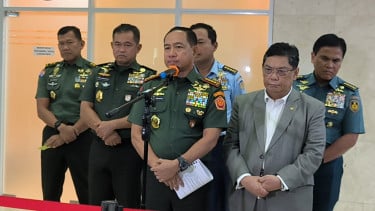Comandante de TNI General Agus Subabyanto Complejo del Parlamento, Armyan, Central Yakarta.