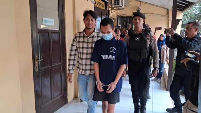 “1 Pelaku Masih di Bawah Umur”  

(Teks sudah dalam bahasa Indonesia dan tetap mempertahankan makna aslinya.)