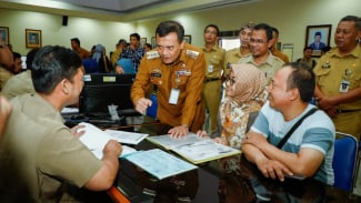 Gubernur Jateng Ahmad Luthfi Dorong Bupati dan Wali Kota Siapkan Skema Gratiskan SD-SMP Swasta