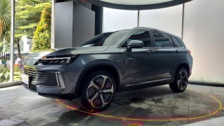 Polytron Buka Showroom Mobil dan Motor Listrik Pertama di Jakarta