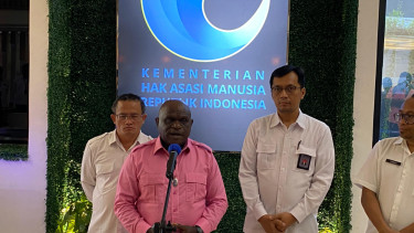 Menteri HAM RI Natalius Pigai di Kementerian HAM RI
