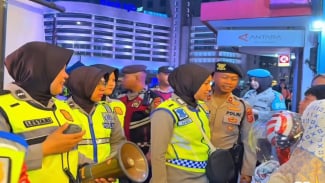 Polisi dan Satpol PP Sosialisasikan Aturan Jam Malam Buat Pelajar di Bandung