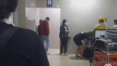 Video viral wanita melahirkan di kamar mandi Stasiun Bogor. (Istimewa)