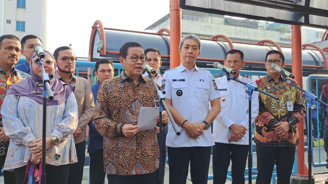 El gobernador de Yakarta, Pramono Anung, durante la inauguración de la ruta Transjabodetabek, Blok M-Bogor 