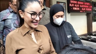 Pesan Nikita Mirzani ke Reza Gladys Sebelum Diserahkan ke Kejaksaan Negeri