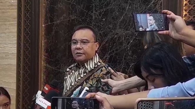 Presidente diario del Gerindra Party DPP, Sufmi Dasco Ahmad en el Complejo del Parlamento, Senayan, Central Yakarta 