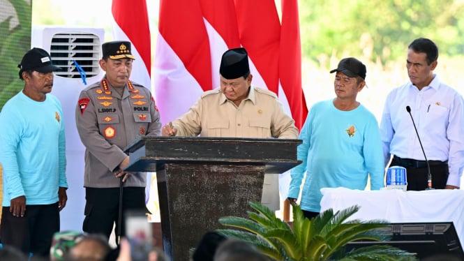Prabowo Meresmikan Pembangunan 18 Gudang Polri dan Gudang Pengering Jagung
