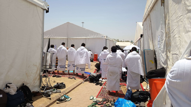“5 Langkah Efektif Mengatasi Tantangan Penempatan Jemaah di Arafah”  

Atau:  

“5 Strategi Sukses untuk Penempatan Jemaah yang Optimal di Arafah”  

Atau:  

“Solusi Jitu: 5 Cara Menangani Masalah Penempatan Jemaah di Arafah”  

Pilih sesuai preferensi gaya penulisan Anda!