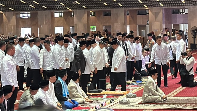 Selain Prabowo, Puan hingga JK Juga Ikut Salat Id di Masjid Istiqlal