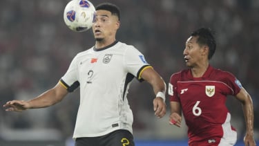 Jugador del equipo nacional indonesio, Beckham Patra Nudraha (derecha)