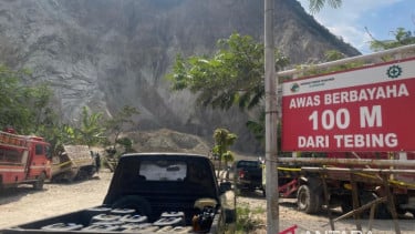 Lokasi tambang galian C di Gunung Kuda Cirebon, Jawa Barat