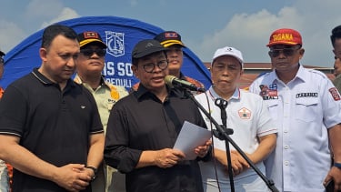 Pramono Anung tinjau lokasi pengungsian korban terdampak kebakaran di Penjaringan, Jakarta Utara 