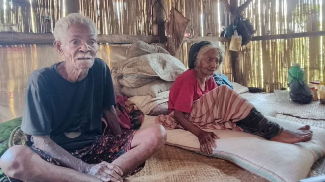 Peter's grandfather and Teresia Pia's grandmother at home who had been desperate