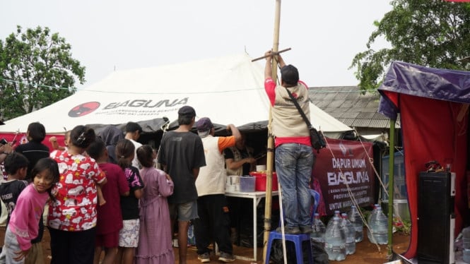 Dapur umum Baguna PDIP di lokasi pengungsian warga Kapuk Muara (dok. istimewa)
