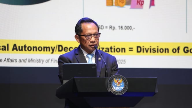Pemerintah Daerah Memegang Peran Penting dalam Pembangunan Infrastruktur Nasional  

(Penataan visual: teks rata tengah, font jelas, dan mudah dibaca)