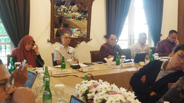 Anggota DK OJK Ogi Prastomiyono.