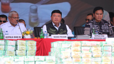 VIVA Militer: Menko Polkam RI bersama Kasal dan BNN musnahkan 2 ton sabu
