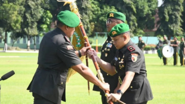 VIVA Militer: Sertijab Komandan Yonif 511