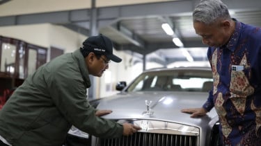 Lelang mobil Rolls-Royce oleh Kemensos