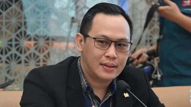 Anggota DPR RI Fraksi Partai Golkar, Doni Akbar