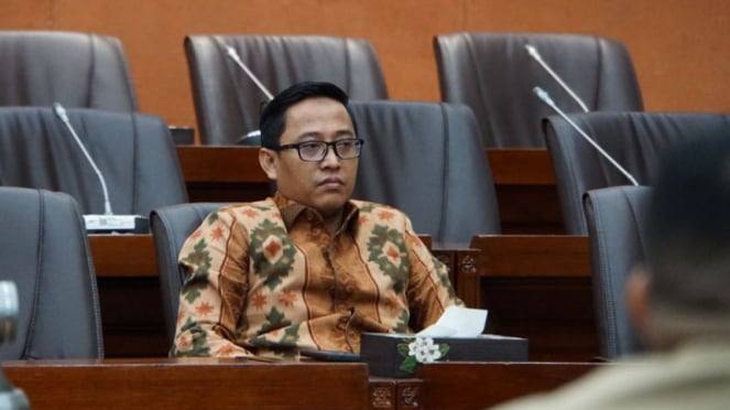 Ahmad Linger de la Comisión Miembro de VI de DPR RA.