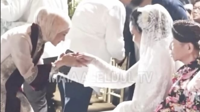 Mulan Jamela y Maia Estia.