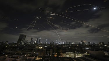 Iron Dome Israel menghalau serangan udara Iran di wilayah Tel Aviv