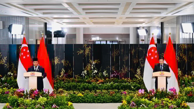 El presidente indonesio Praboanto y el primer ministro escuchan Wong, Singapur.