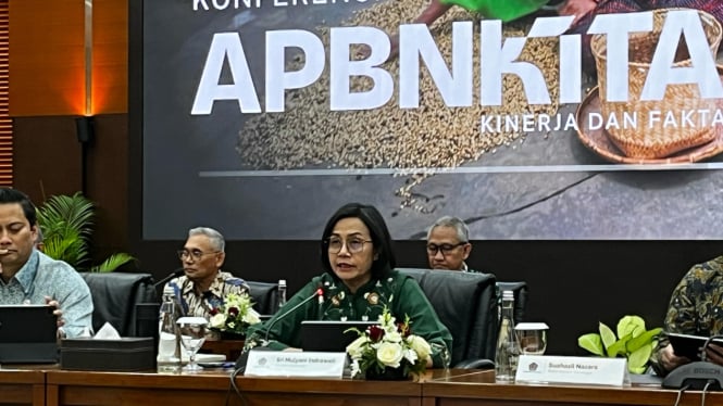 Sri Mulyani Umumkan Mei 2025 APBN Tekor Rp 21 Triliun