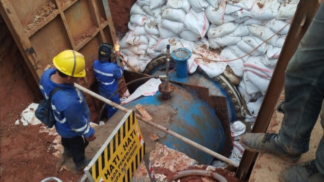Penjelasan PAM JAYA Soal Viral Video Air Menyembur Keluar di Proyek Galian Jatiwaringin