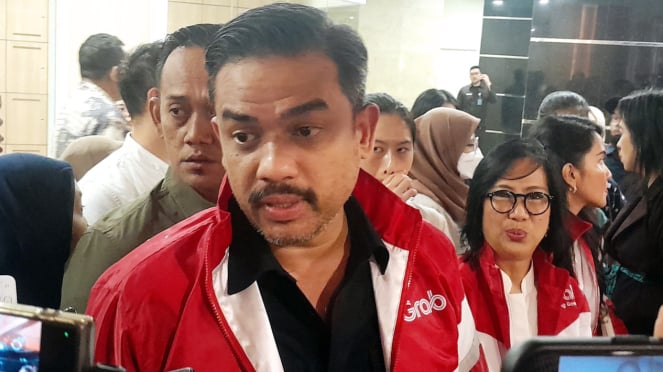[Menteri UMKM, Maman Abdurrahman, saat ditemui usai konferensi pers di Gedung Smesco, Gatot Subroto, Jakarta Selatan, Selasa, 17 Juni 2025] 